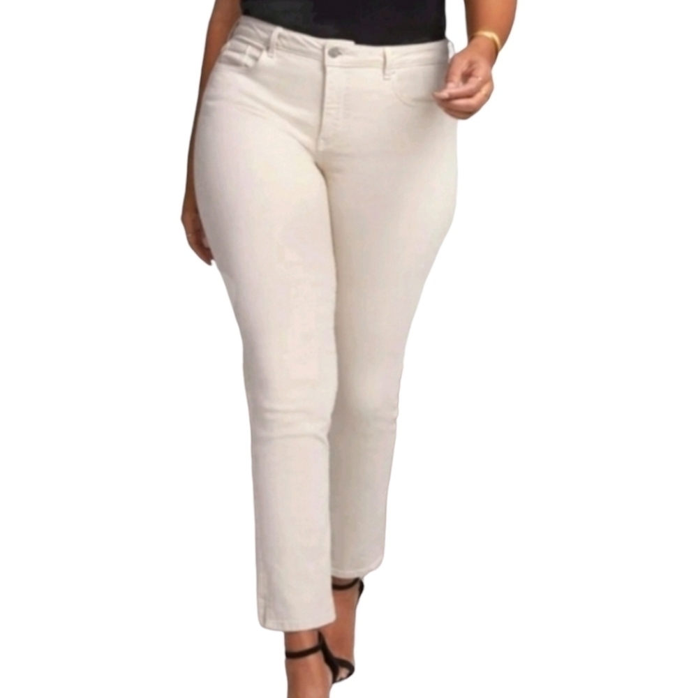 𝅺New NYDJ Curves 360 Light tan Jeans